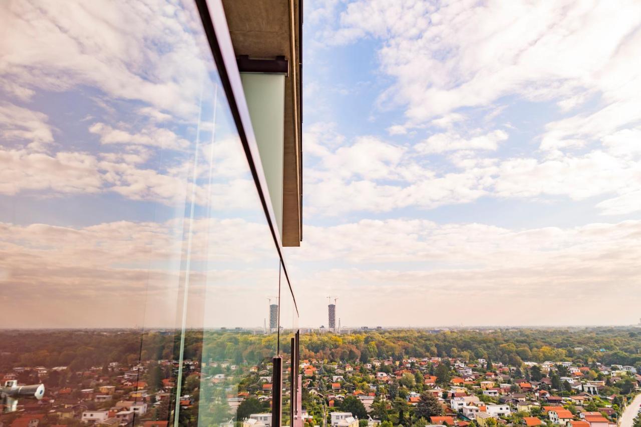 Apartment Triiiple Tower Dream With Rooftop-summer-pool