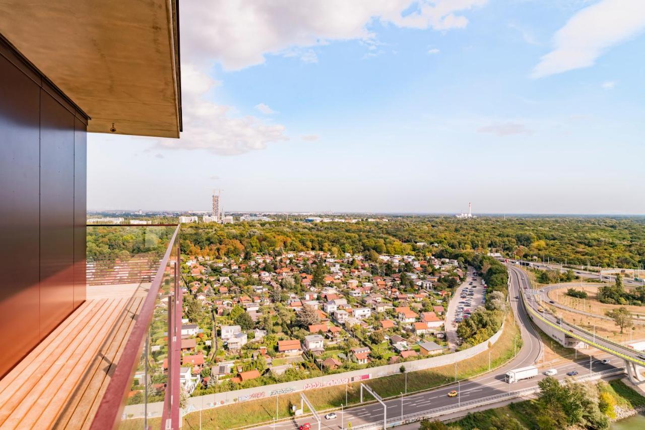 Apartment Triiiple Tower Dream With Rooftop-summer-pool *
