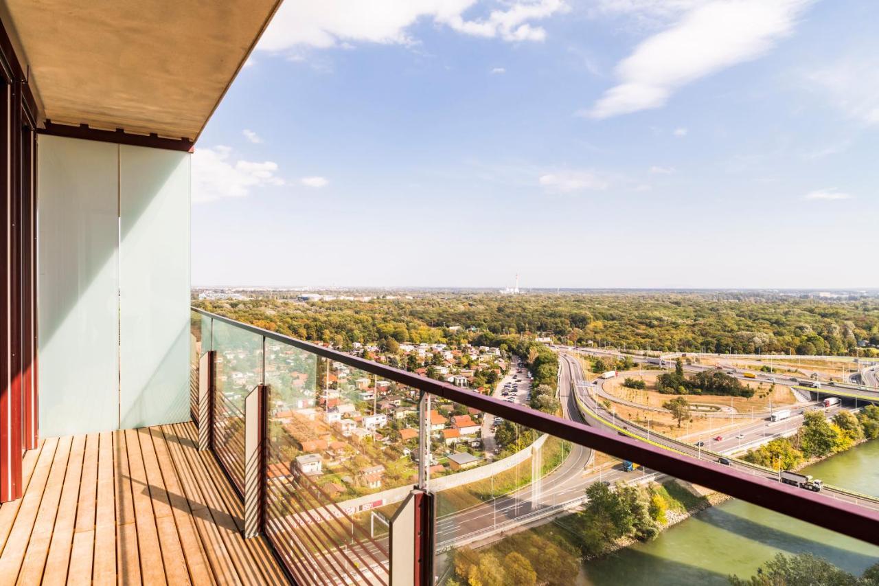 Apartment Triiiple Tower Dream With Rooftop-summer-pool