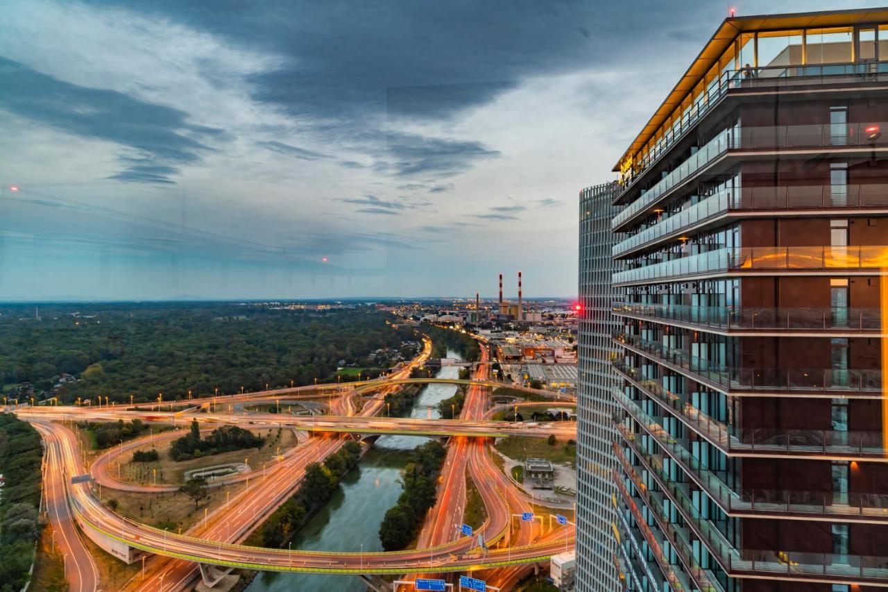 Triiiple Tower Dream With Rooftop-summer-pool *